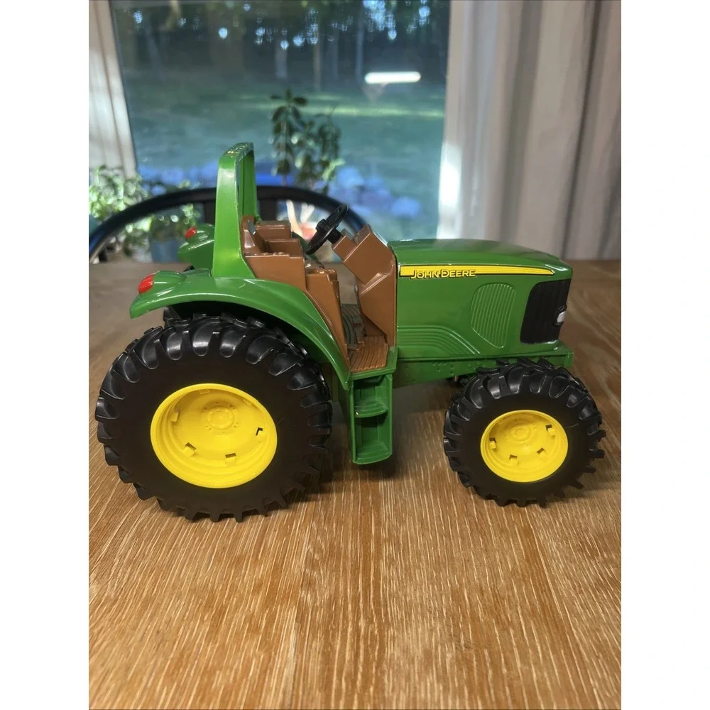 JOHN‎ DEERE TRACTOR Ertl 10
